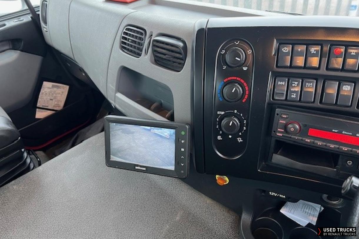 Renault Trucks D Wide 320