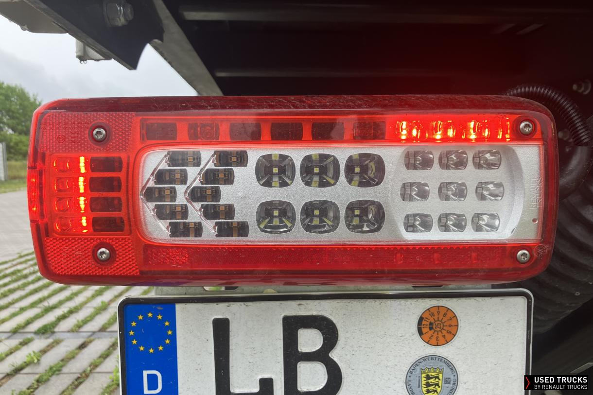 Renault Trucks D Wide 