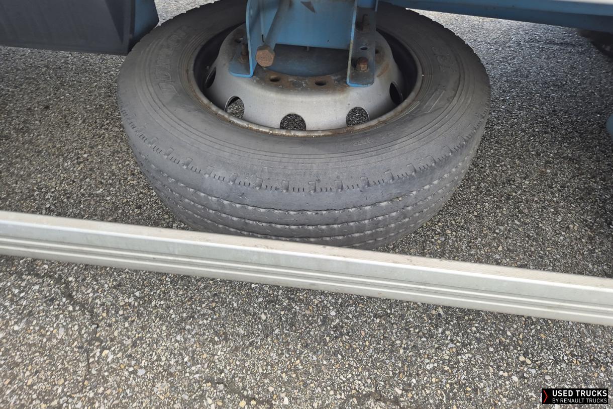 Renault Trucks Premium 210