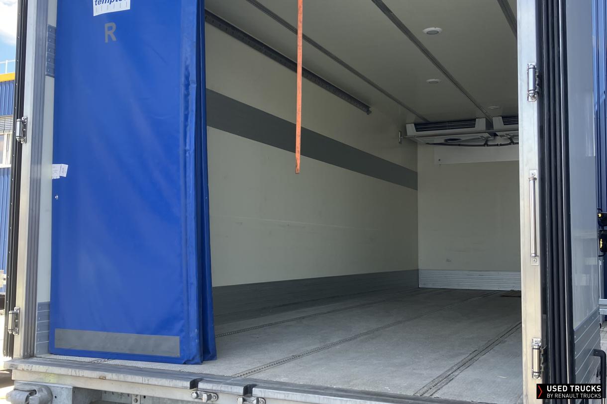 Renault Trucks D Wide 