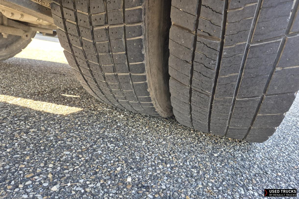 Renault Trucks D Wide 320