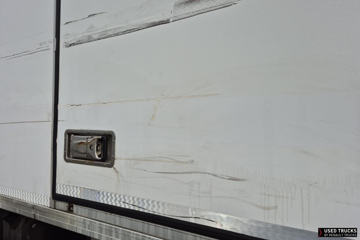 Renault Trucks D Wide 320