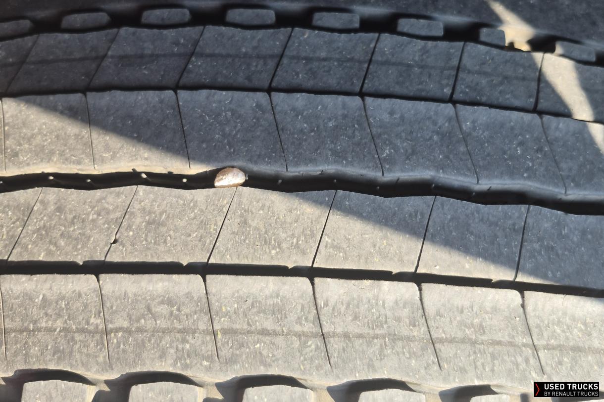 Renault Trucks D Wide 320