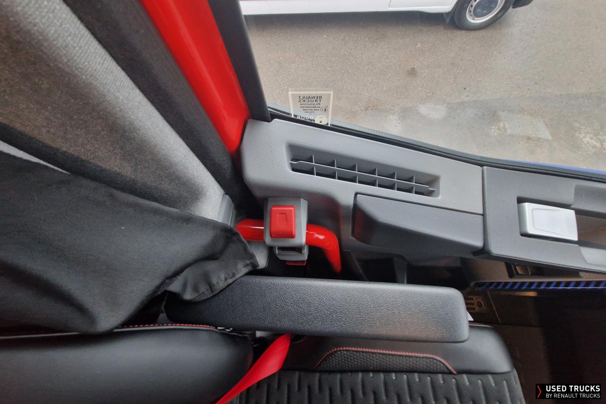 Renault Trucks T High 