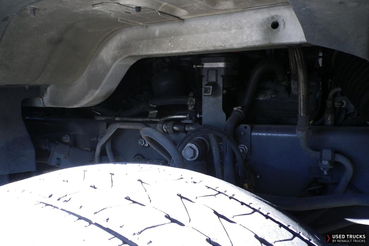 Renault Trucks D Wide 320