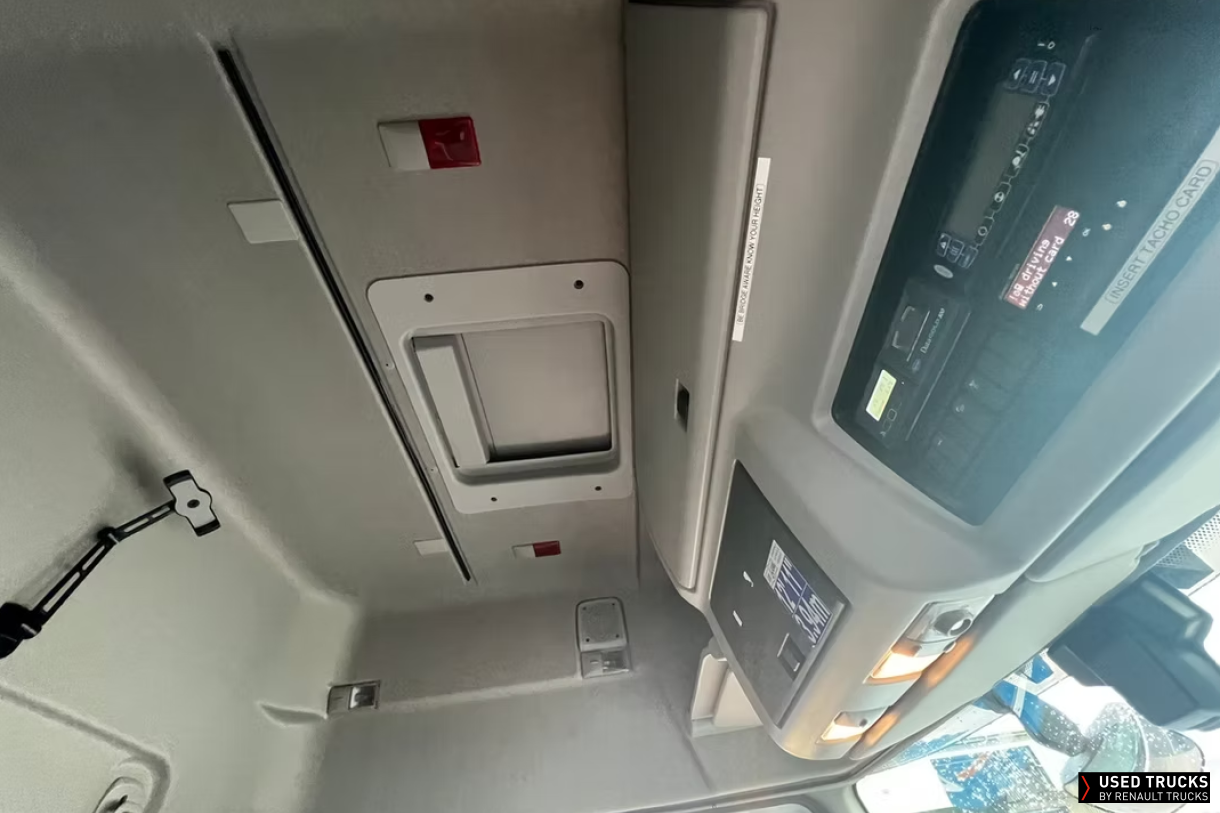 Renault Trucks D Wide 320