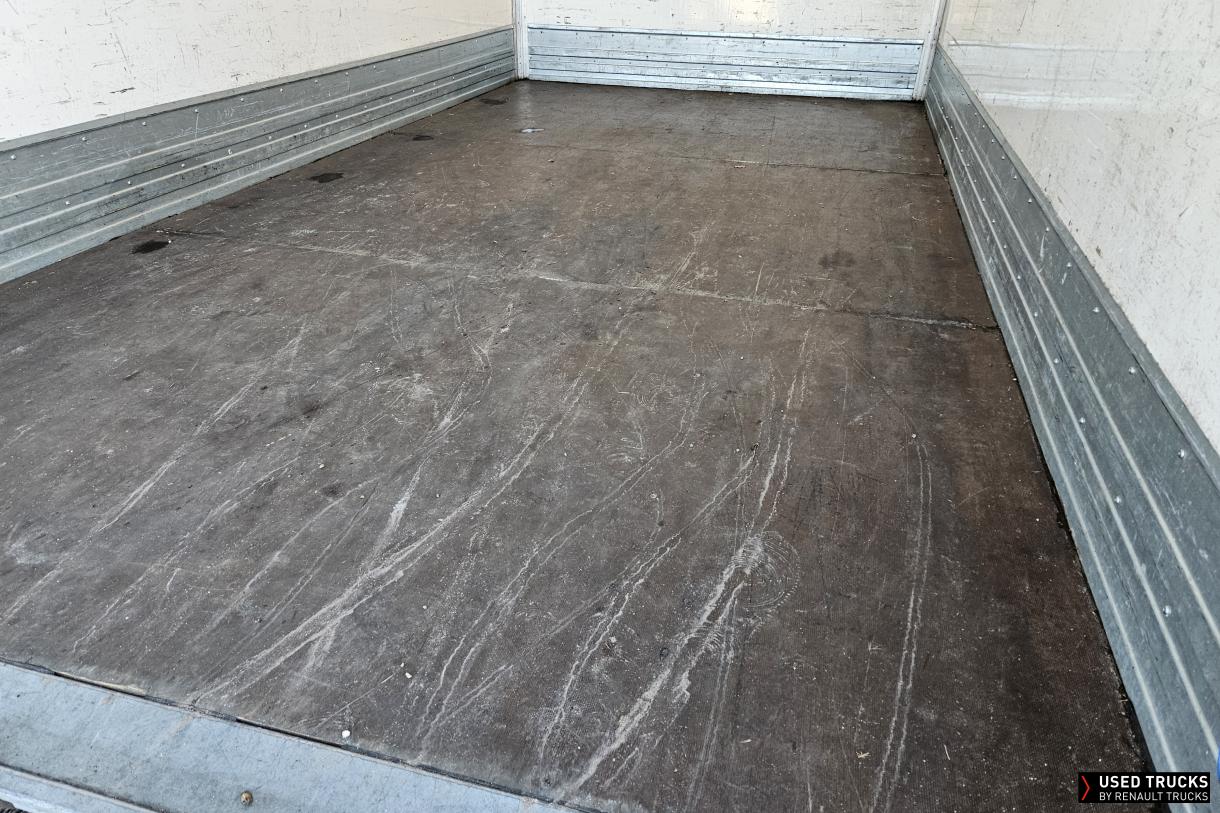 Renault Trucks Master 145