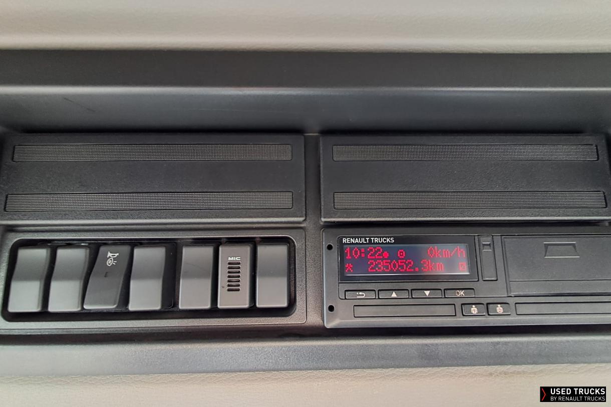 Renault Trucks D Wide 320