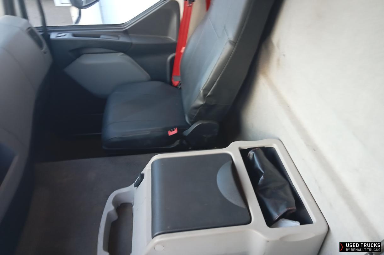 Renault Trucks D Wide 320