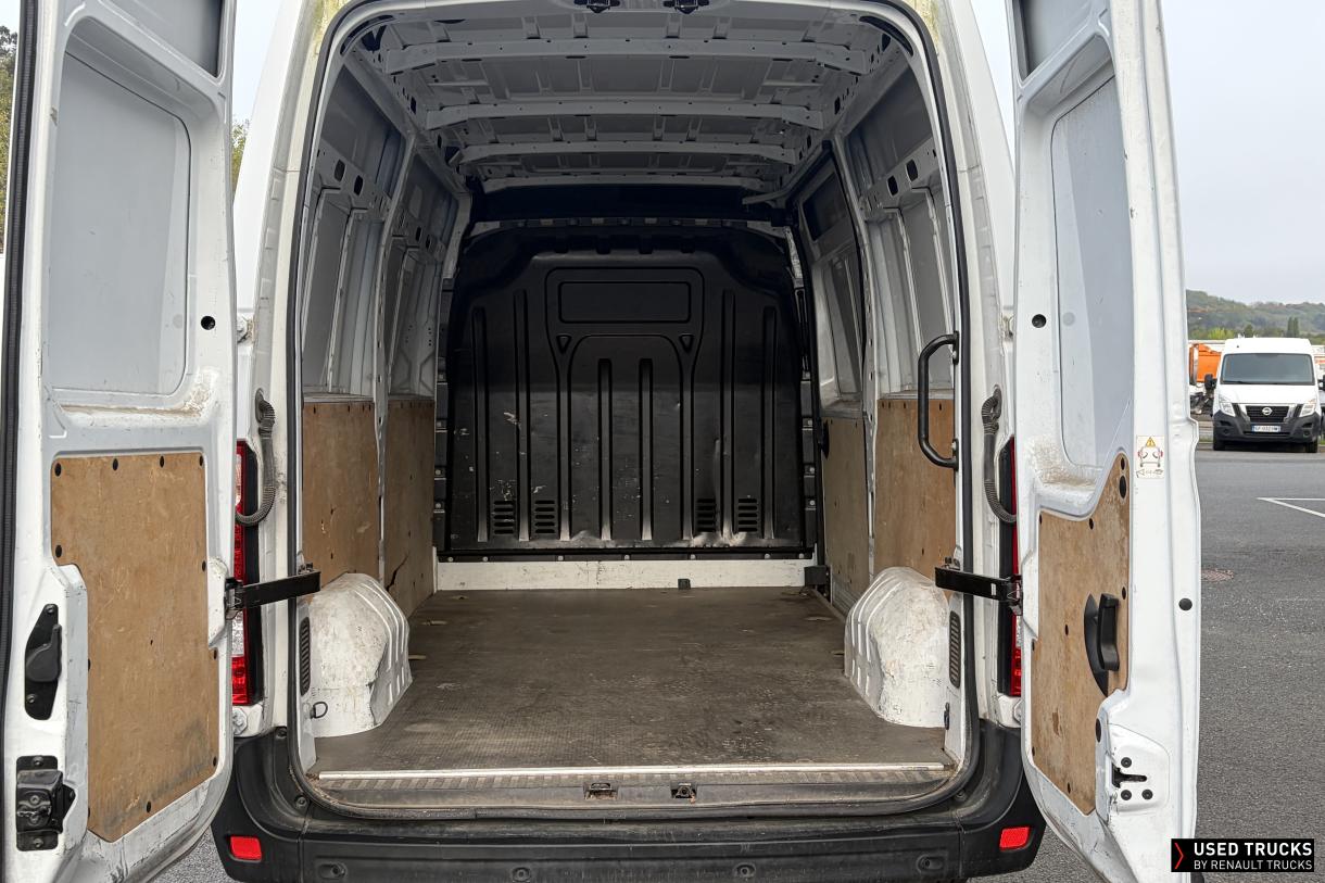 Nissan Interstar 150