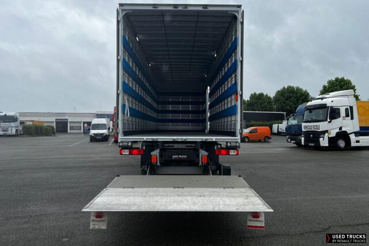 Renault Trucks D Wide 320