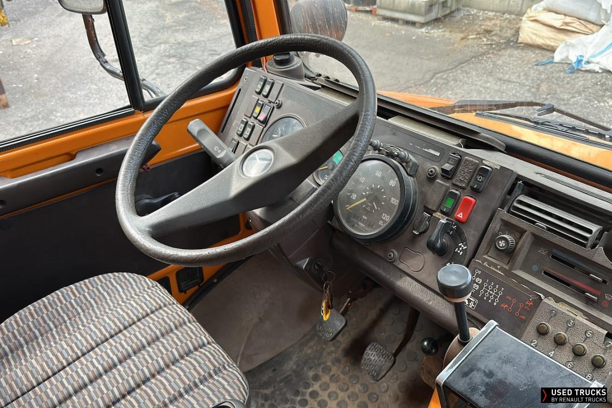 Mercedes-Benz Unimog 240
