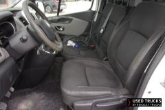 Renault Trucks Trafic
                                          